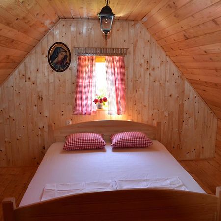 Appartement Ivona - Kuca Za Odmor Perusic - Stara Lika Extérieur photo