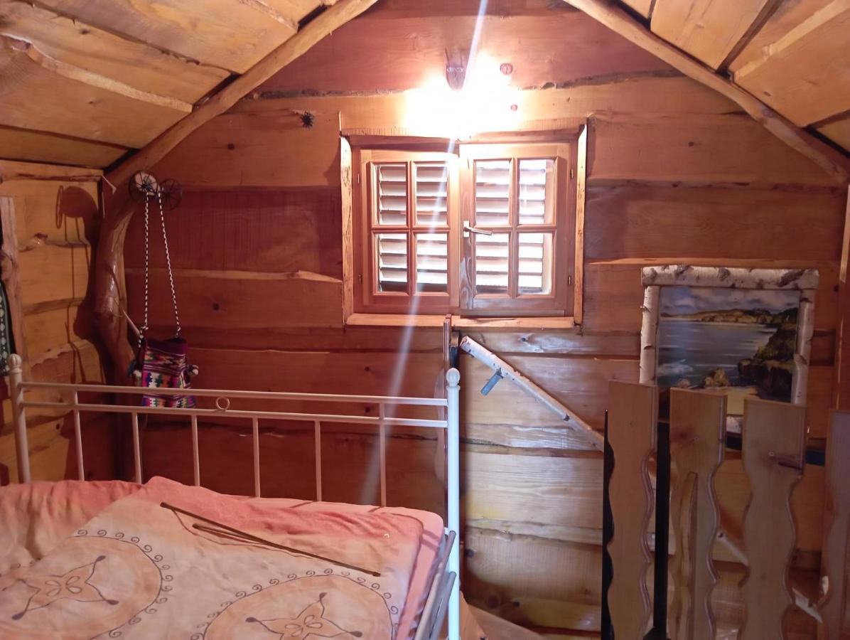 Appartement Ivona - Kuca Za Odmor Perusic - Stara Lika Extérieur photo