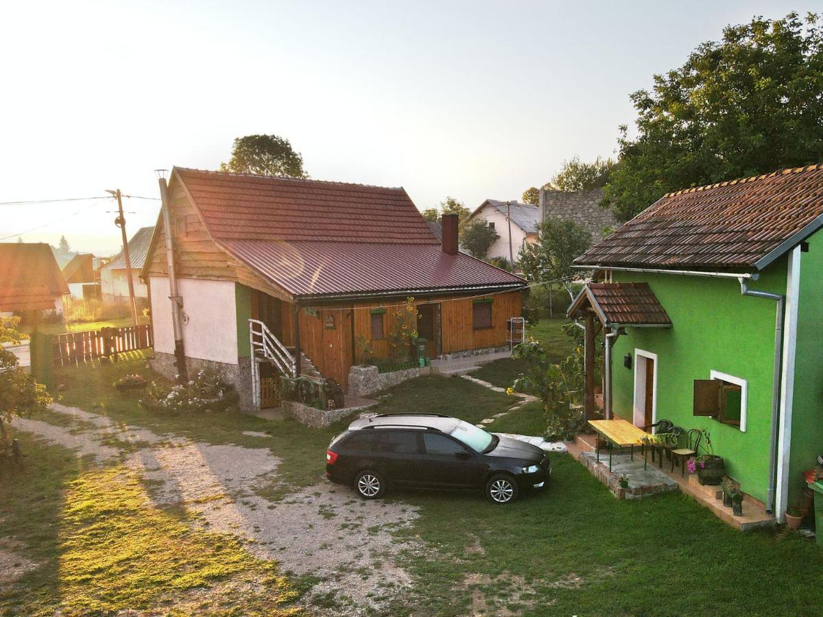 Appartement Ivona - Kuca Za Odmor Perusic - Stara Lika Extérieur photo