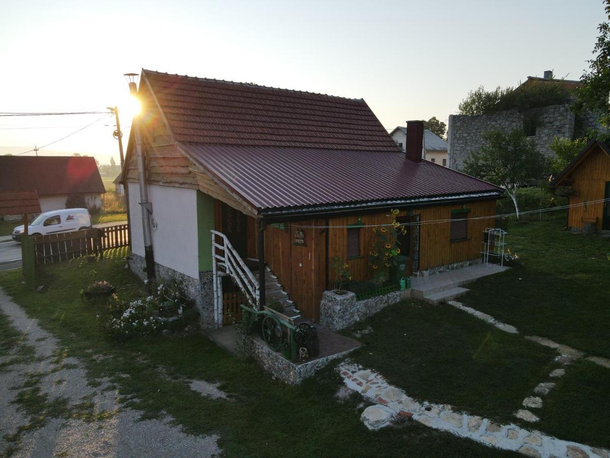 Appartement Ivona - Kuca Za Odmor Perusic - Stara Lika Extérieur photo