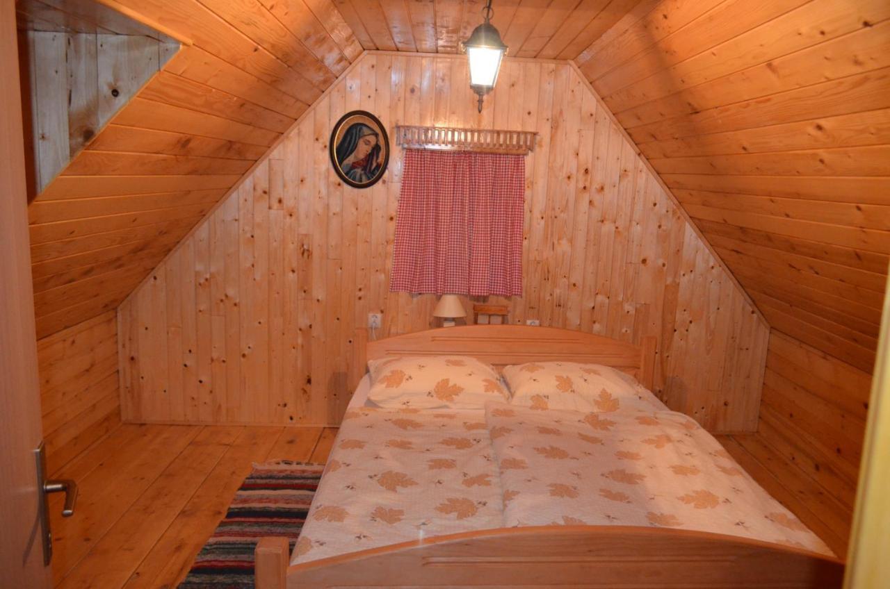 Appartement Ivona - Kuca Za Odmor Perusic - Stara Lika Extérieur photo