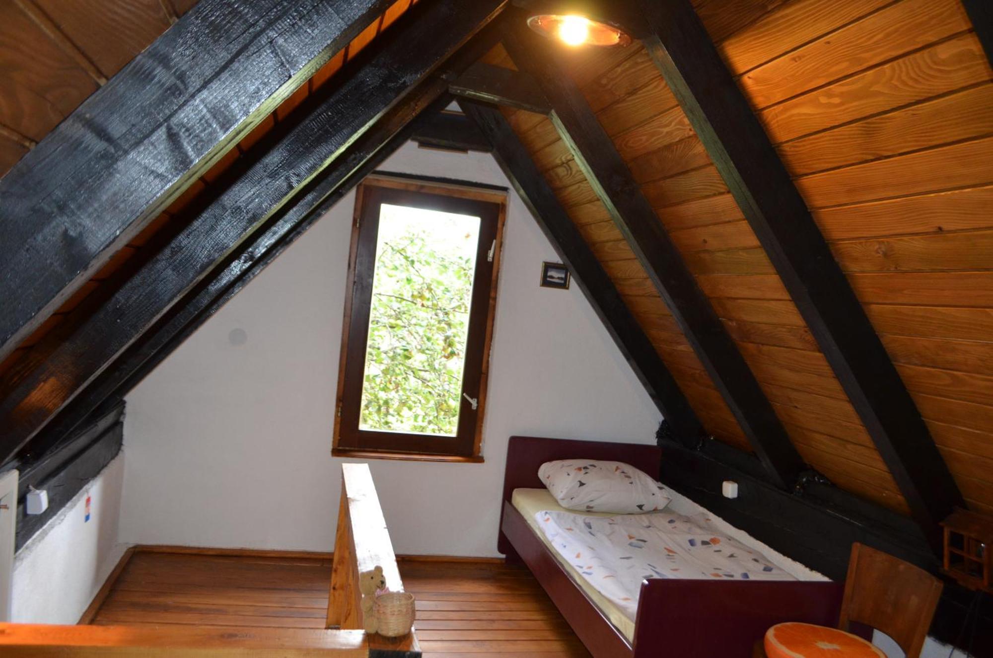 Appartement Ivona - Kuca Za Odmor Perusic - Stara Lika Extérieur photo