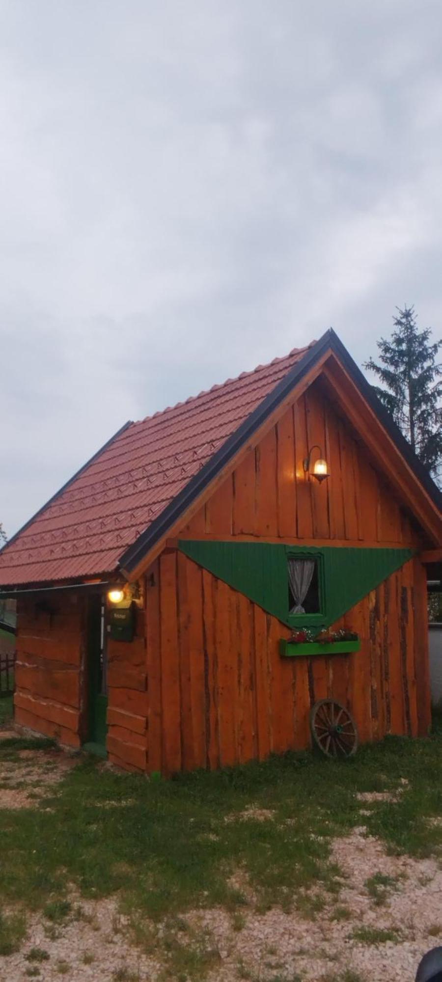 Appartement Ivona - Kuca Za Odmor Perusic - Stara Lika Extérieur photo