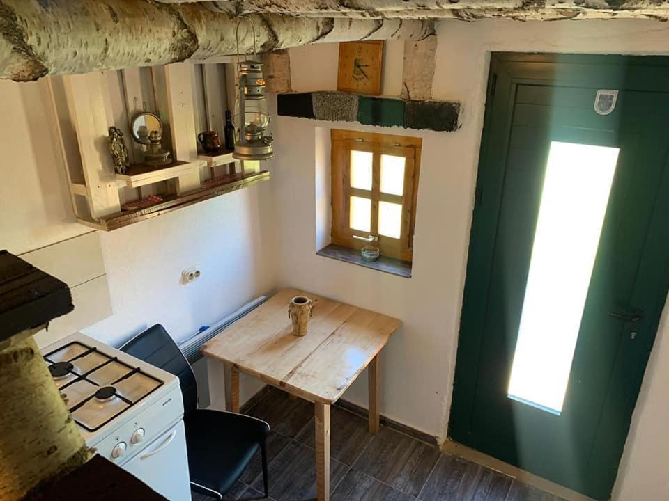 Appartement Ivona - Kuca Za Odmor Perusic - Stara Lika Extérieur photo